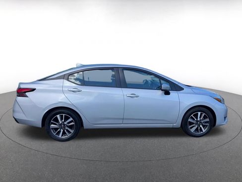 Used 2025 Nissan Versa SV FWD image 16