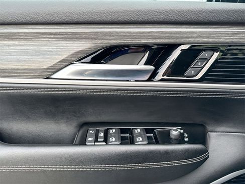 Used 2022 Jeep Wagoneer Series III w/ Premium Group I image 15