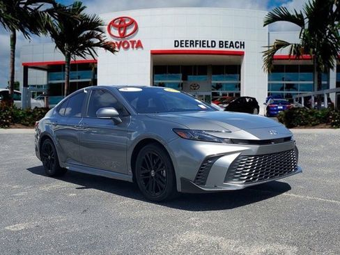 Used 2026 Toyota Camry SE w/ Convenience Package image 1