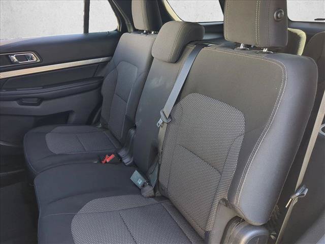 Used 2018 Ford Explorer XLT FWD image 18