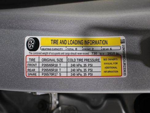Used 2018 Chevrolet Suburban LT AWD/4WD image 38