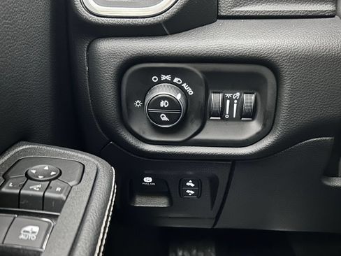 New 2026 RAM 1500 Laramie w/ Sport Appearance Package AWD/4WD image 19
