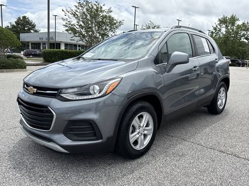 Used 2019 Chevrolet Trax LT w/ LT Convenience Package FWD image 8