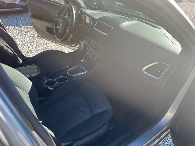 Used 2013 Dodge Avenger SE FWD image 16