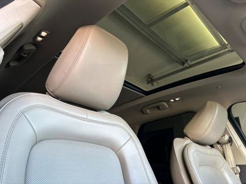 Used 2021 Lincoln Corsair Reserve w/ Equipment Group 201A image 16