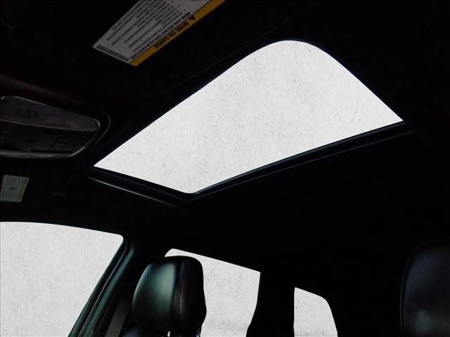 Used 2019 Jeep Grand Cherokee Altitude AWD/4WD image 11