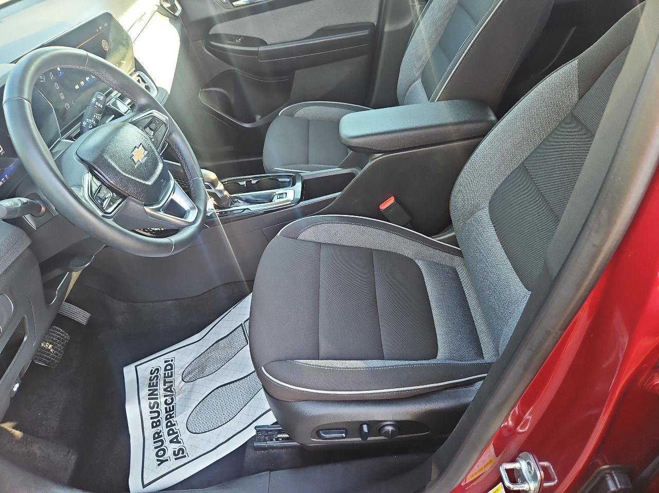 Used 2025 Chevrolet TrailBlazer LT w/ Convenience Package AWD/4WD image 11