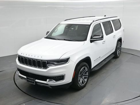 Used 2024 Jeep Wagoneer L Series II image 38