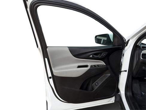 Used 2024 Chevrolet Equinox LT image 20