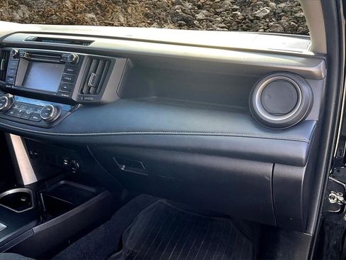 Used 2018 Toyota RAV4 XLE image 14