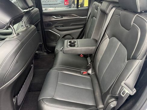 New 2025 Jeep Grand Cherokee Overland AWD/4WD image 33