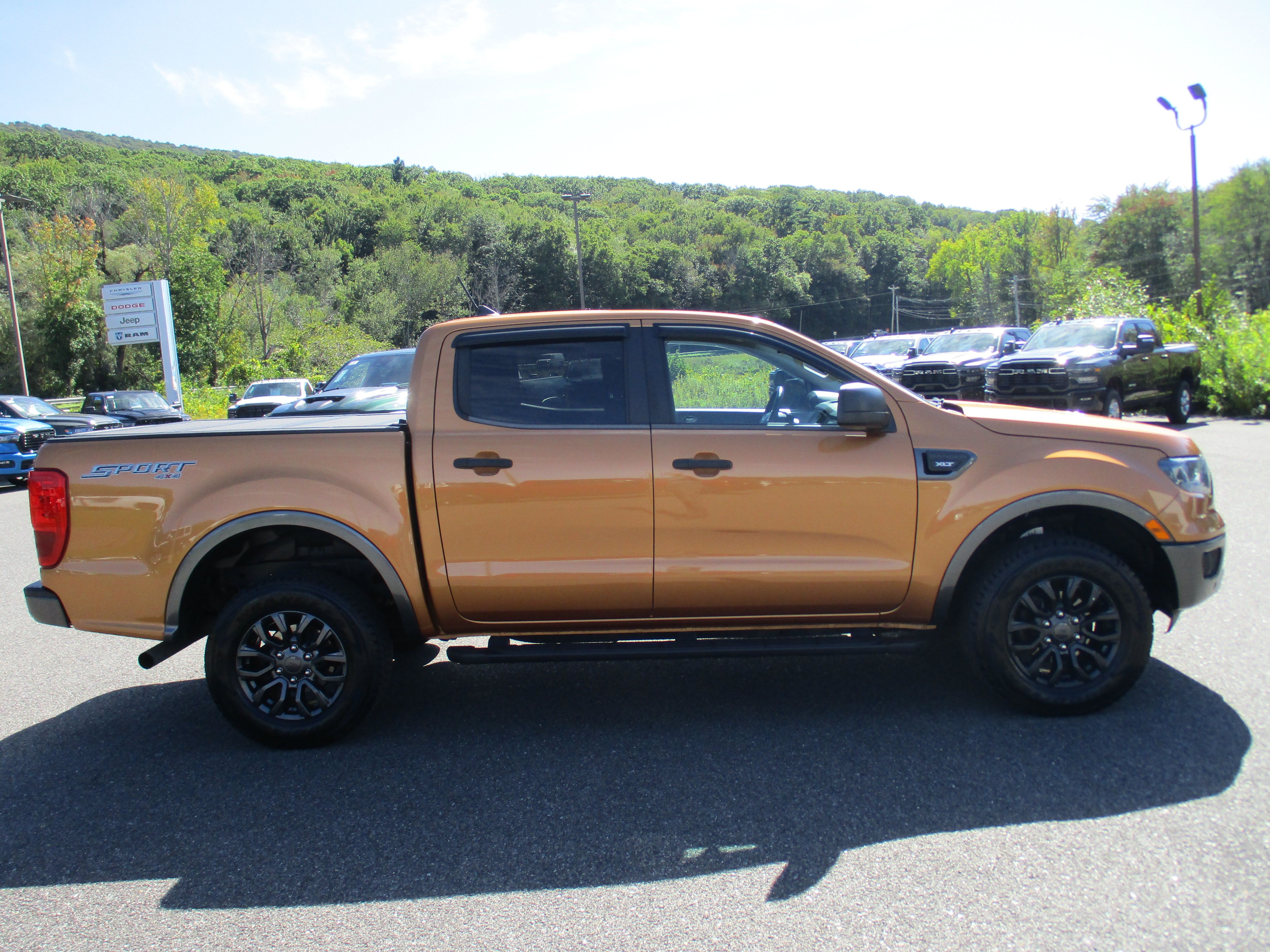 Used 2019 Ford Ranger XLT w/ Equipment Group 302A Luxury AWD/4WD image 4