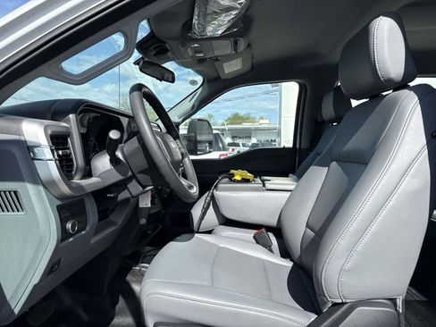 New 2025 Ford F550 4x4 Crew Cab image 11