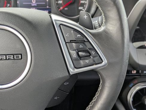 Used 2022 Chevrolet Camaro LT RWD image 27