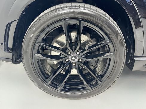 Used 2023 Mercedes-Benz GLS 580 4MATIC image 9