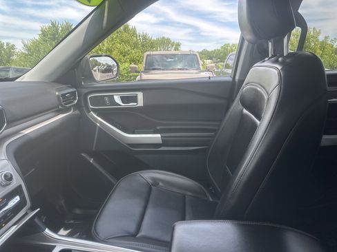 Used 2023 Ford Explorer XLT w/ Equipment Group 202A image 22