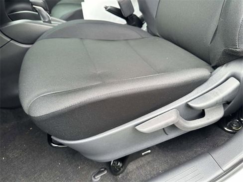 New 2025 Nissan Kicks Play S image 15