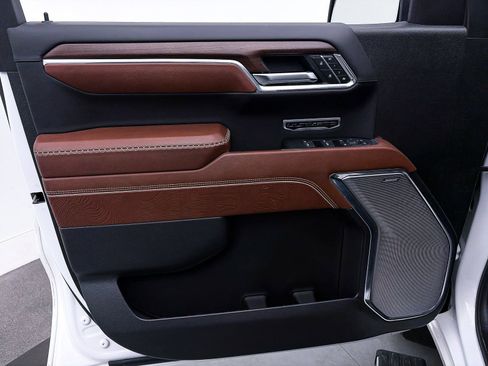 Used 2023 GMC Sierra 1500 Denali Ultimate image 18