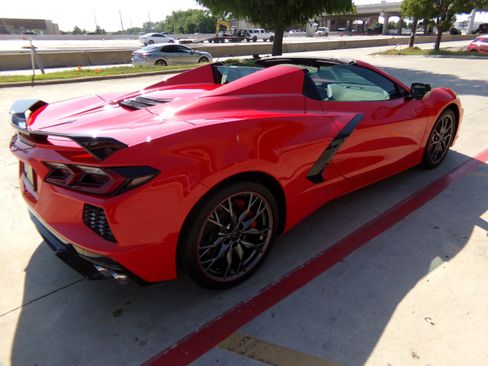 Used 2024 Chevrolet Corvette Stingray Preferred Conv w/ Z51 Performance Package RWD image 5