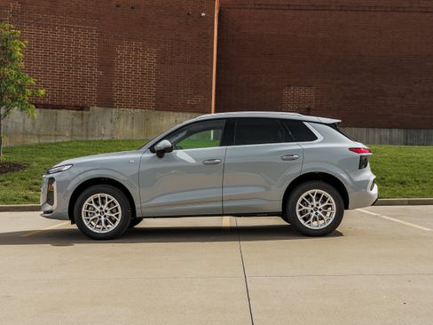 New 2026 Audi Q3 quattro 2.0T AWD/4WD image 6