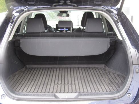 Used 2024 Toyota Venza LE image 19