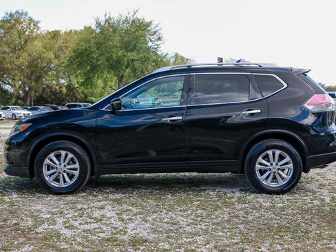 Used 2014 Nissan Rogue SV image 3