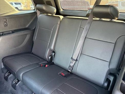 Used 2023 Chevrolet Traverse Premier AWD/4WD image 14