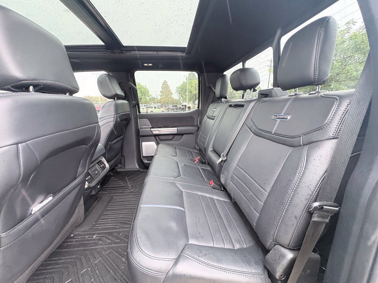 Used 2025 Ford F250 Platinum w/ FX4 Off-Road Package AWD/4WD image 7