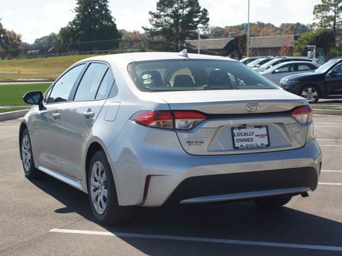 Used 2022 Toyota Corolla LE image 13