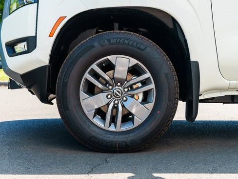 New 2025 Nissan Frontier SV w/ SV Convenience Package image 7