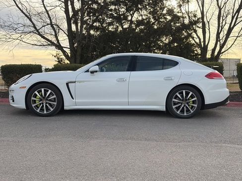 Used 2015 Porsche Panamera S image 9