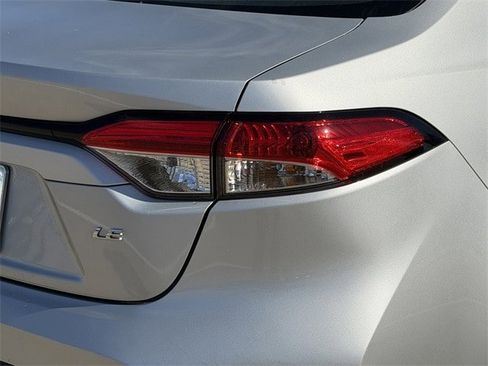 Certified 2025 Toyota Corolla LE image 7