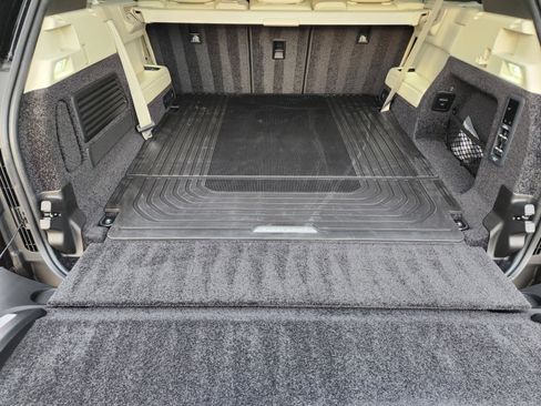 New 2026 Land Rover Range Rover Long Wheelbase SE image 34