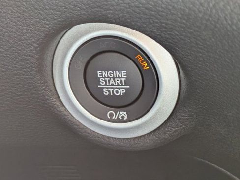 New 2026 Chrysler Pacifica Pinnacle image 24