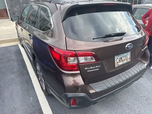 Used 2019 Subaru Outback 2.5i Touring w/ Popular Package #3A image 10