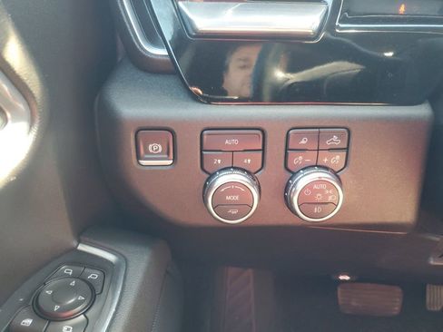 Certified 2025 GMC Sierra 1500 SLT AWD/4WD image 30