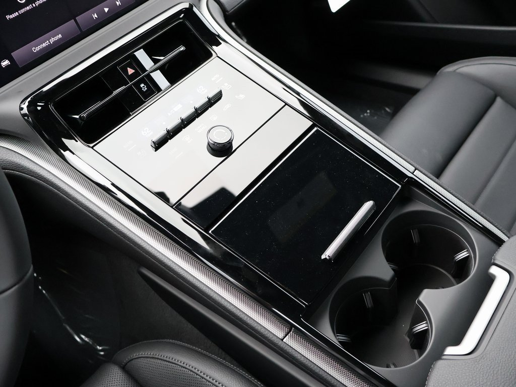 Certified 2025 Porsche Panamera 4 AWD/4WD image 24