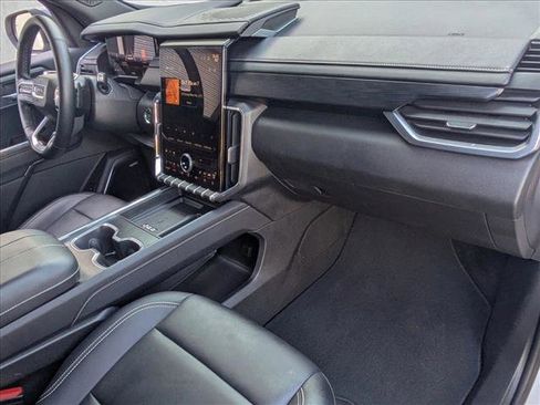 Used 2024 GMC Acadia Elevation image 21