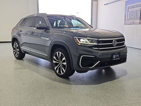 Certified 2021 Volkswagen Atlas Cross Sport SEL R-Line w/ Cross Sport MDO Package FWD image 4