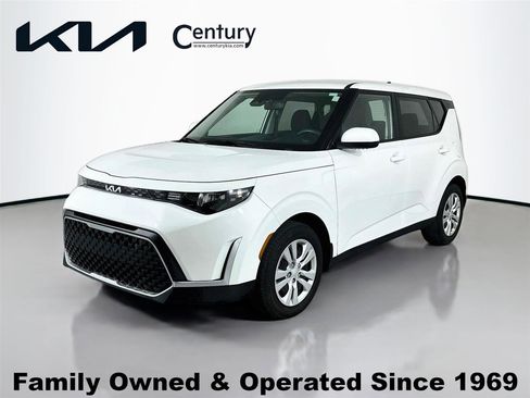 Certified 2024 Kia Soul LX image 1
