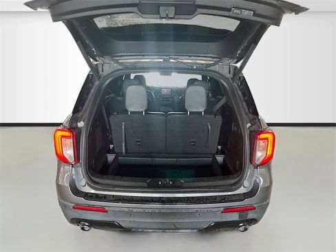 Used 2022 Ford Explorer ST-Line image 25