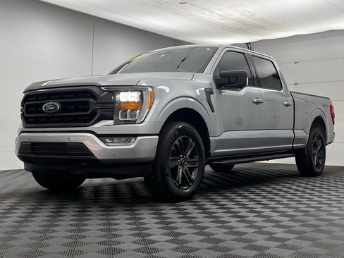 Certified 2021 Ford F150 XLT w/ Equipment Group 302A High image 12