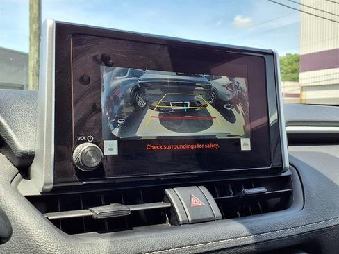 Used 2024 Toyota RAV4 XLE FWD image 7