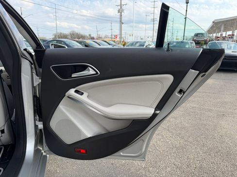 Used 2019 Mercedes-Benz CLA 250 4MATIC image 35