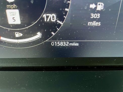 Certified 2024 Land Rover Discovery Sport S image 25