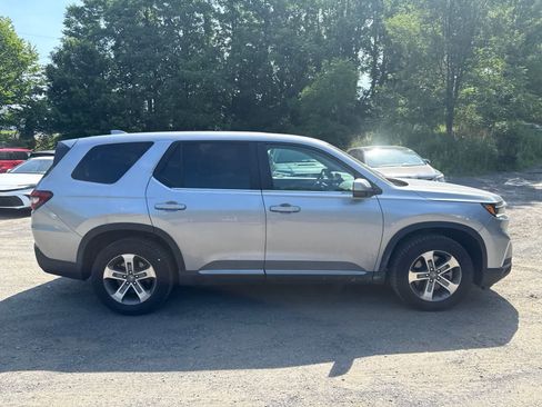 Used 2024 Honda Pilot EX-L image 4
