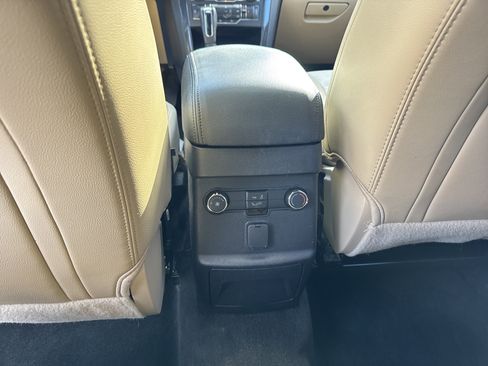 Used 2017 Ford Explorer XLT w/ Equipment Group 202A image 14