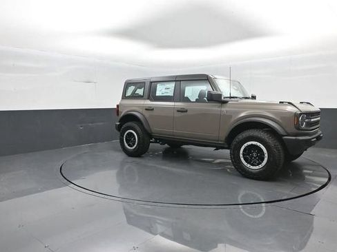 New 2026 Ford Bronco 4-Door w/ Sasquatch Package AWD/4WD image 2
