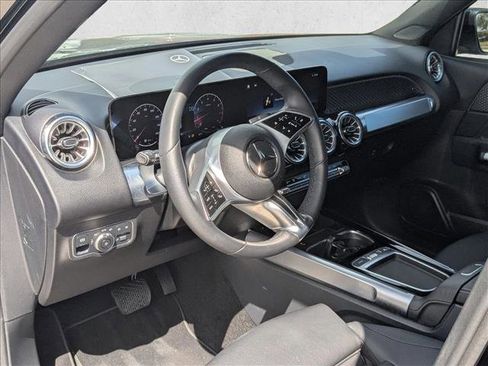 Used 2025 Mercedes-Benz GLB 250 image 10