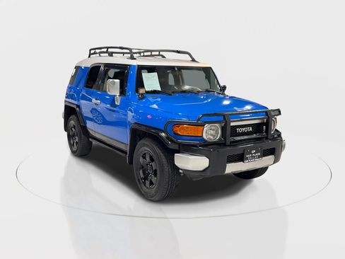 Used 2007 Toyota FJ Cruiser 4WD image 2